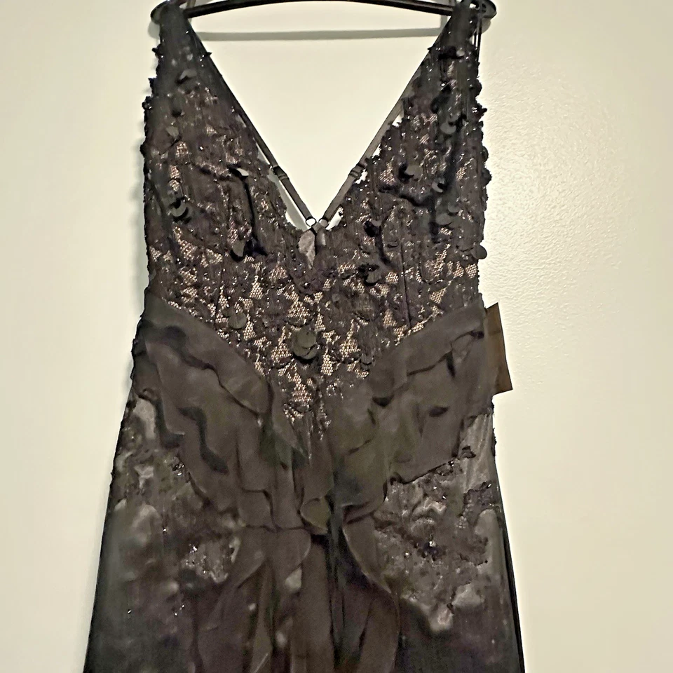 曼德勒礼服 12 Maxi Mermaid V 领荷叶边缎面黑色全新带标签童话 — 第 3/4 张图片