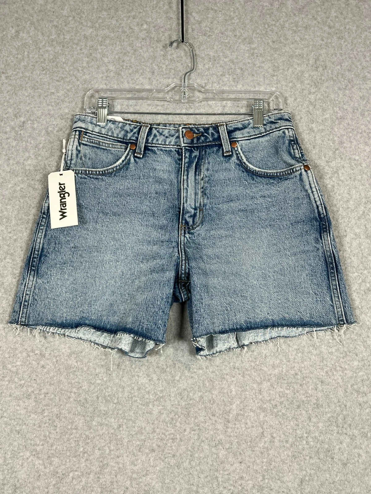 New Wrangler High Rise Cowboy Short Women’s Size W29 Denim NWT