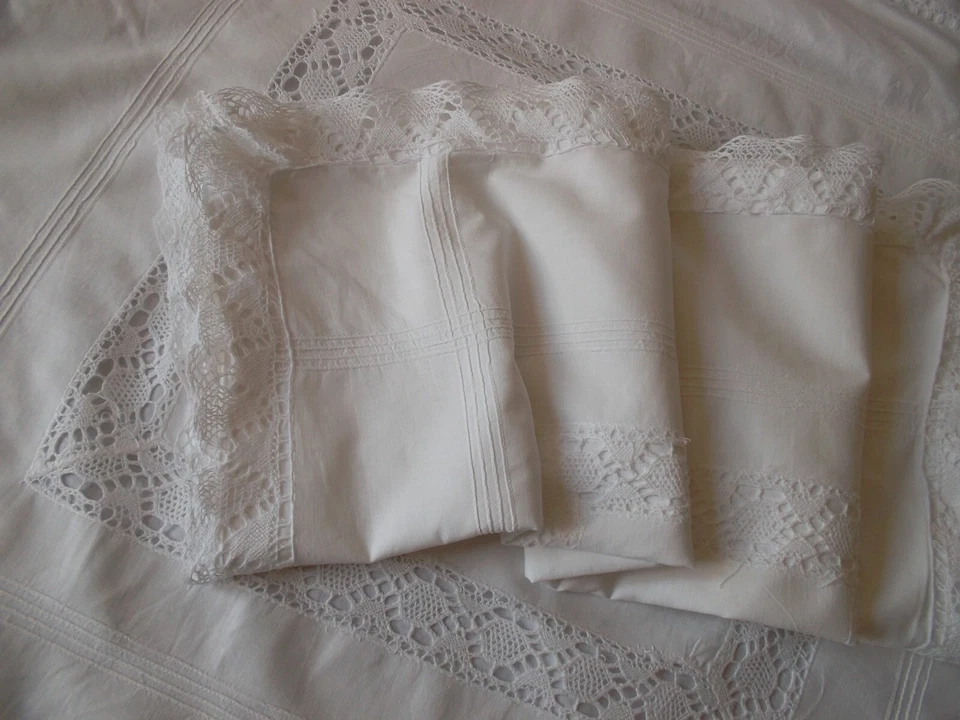 2 belles taies entourées de DENTELLE avec ENTREDEUX et PLIS PLATS sur la surface - Photo 3/4