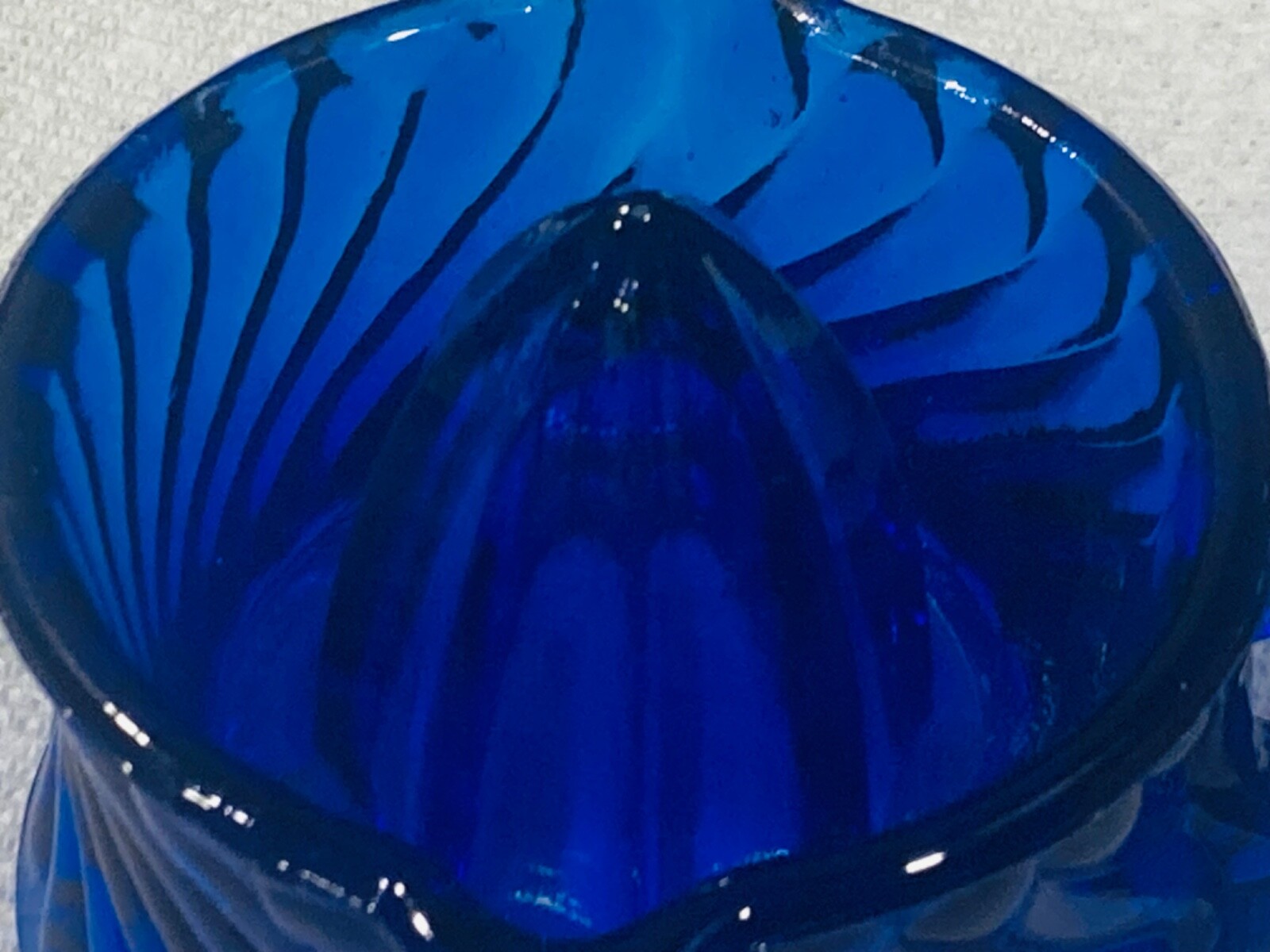 4.5" COBALT BLUE GLASS JUICER/ REAMERSWIRLED W/ 2 SPOUTS VTG