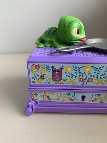 Disney Jakks Tangled The Series Rapunzel Pascal Jewelry Box Tested Works No Key - Picture 2 of 9