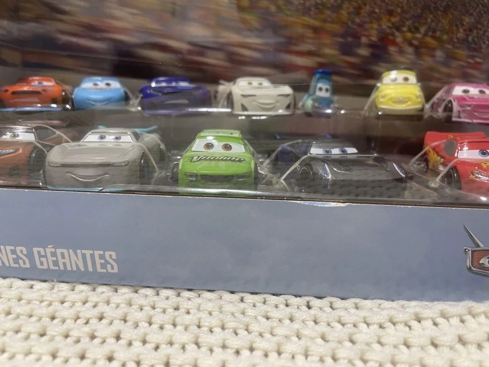 Juego de mega figuras de Disney Cars sin abrir exhibición de juguetes coleccionables paquete raro Foto 2 de 4