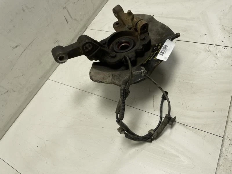 Hyundai Santa Fe 2007 husillo delantero derecho nudillo cubo de rueda OEM+ Foto 3 de 4