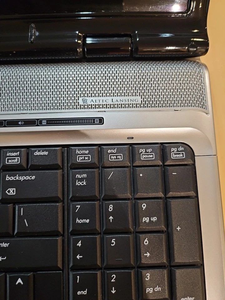 HP Pavilion DV9000 17.3" Windows Vista Home Laptop AMD X2 CPU 2GB DVDRW dv9410us - Image 4 of 4