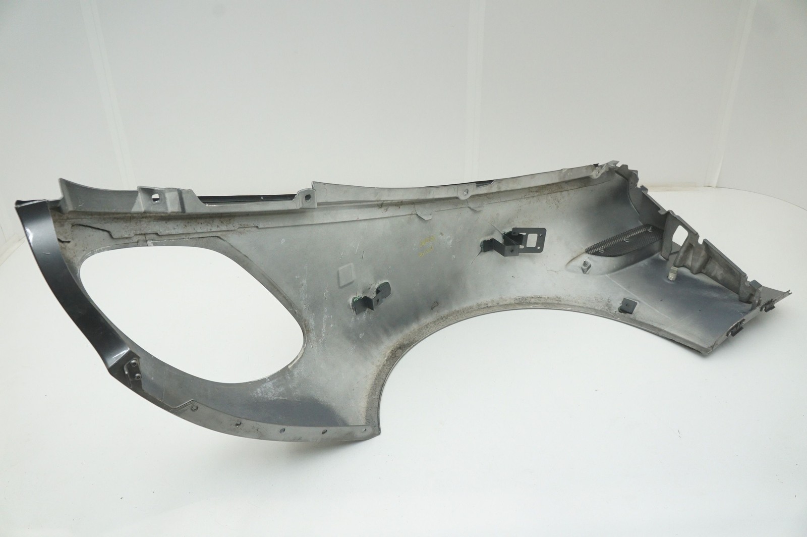 Front Right Fender Wing Panel 6G33-16005-AL Aston Martin V8 Vantage 2008 *Note*