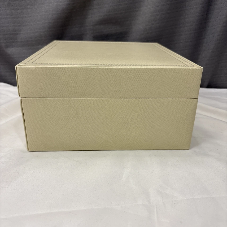 Wolf for Pottery Barn McKenna bege caixa de joias de couro sintético sem chave - Imagem 3 de 4