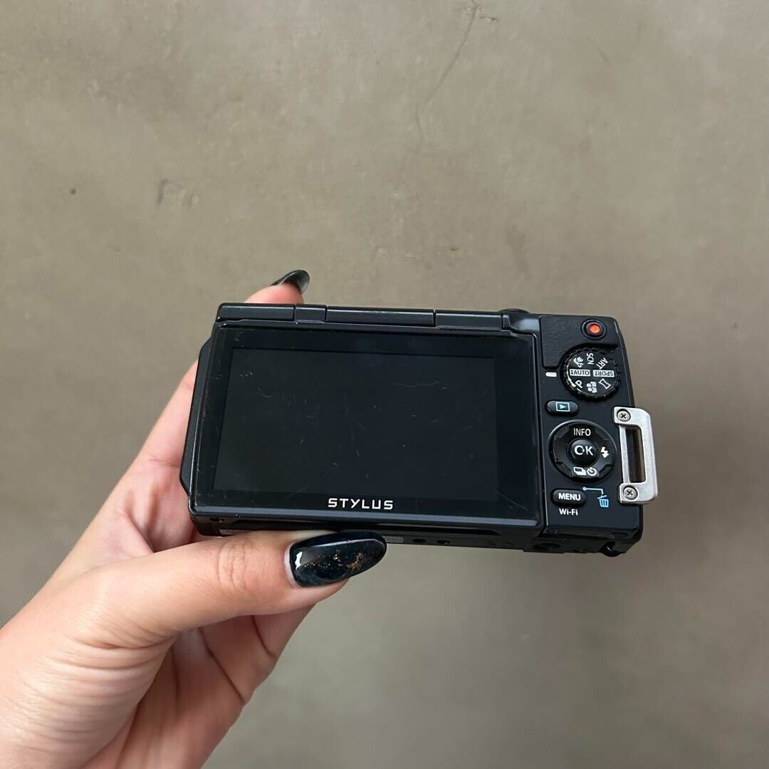 Olympus Stylus TG-860 Tough Waterproof Digital Camera 5x Olympus Stylus TG-860 Tough Waterproof Digital Camera 5x