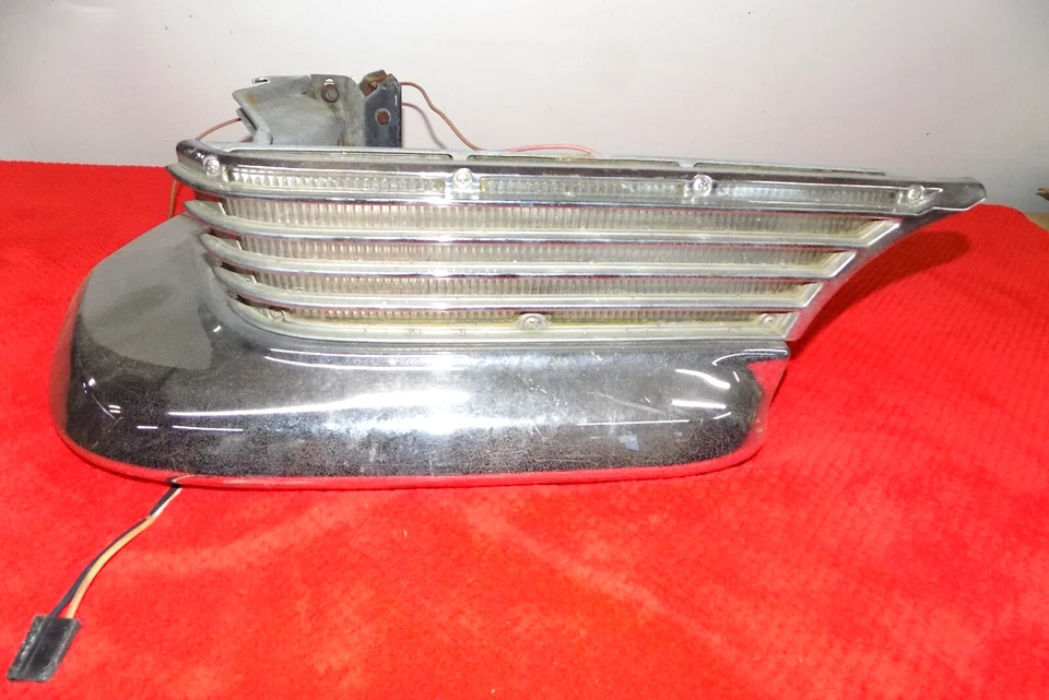 Cadillac Caddy DeVille 1964 LH parachoques delantero esquina luz de marcador Foto 2 de 4