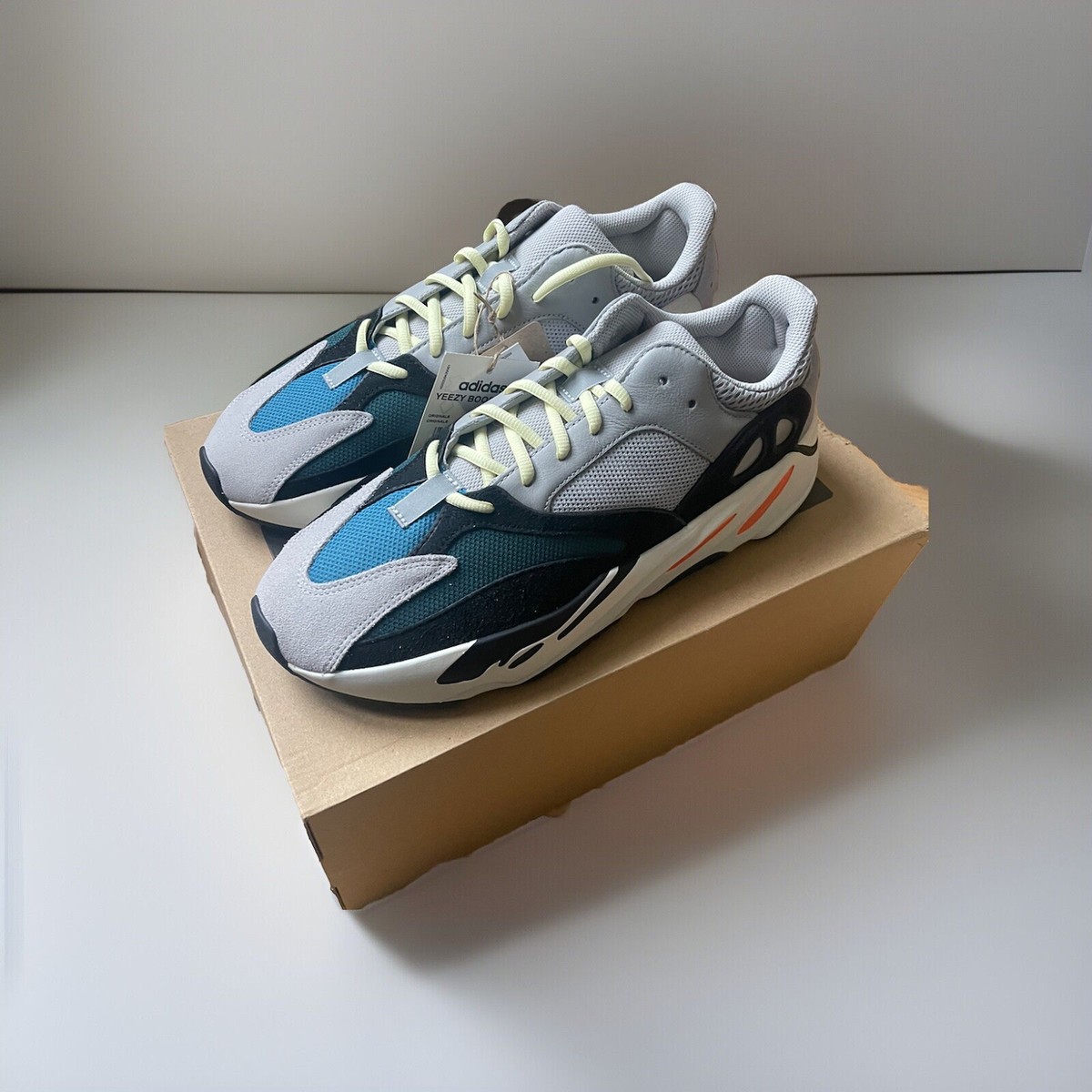 Sneakers Yeezy Wave Runner 700 Solid Grey Size 11 Adidas