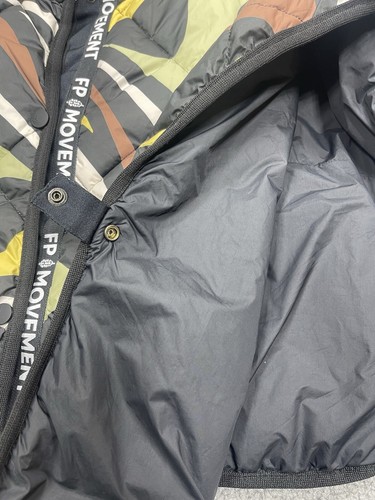 Free People Movement Poncho Women Chill Out Print Packable Puffer One Size NWT - Picture 10 of 10