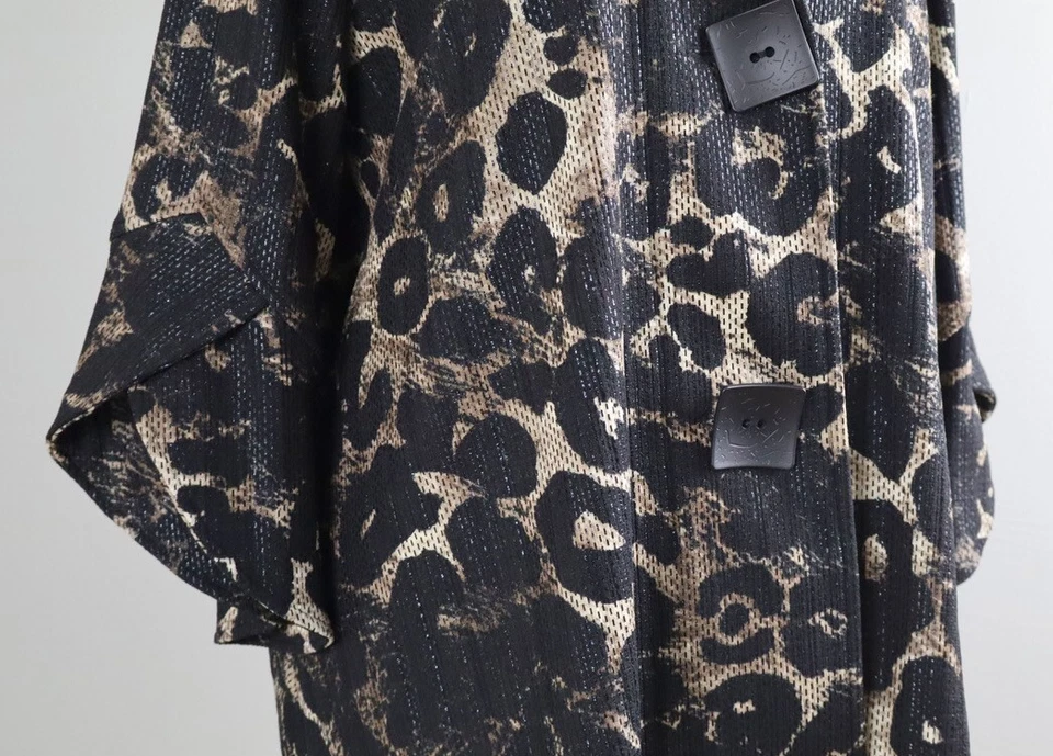 Chaqueta Top Manga Pétalos Cuello Estampado Brillo Leopardo ALI MILES $104 Talla 1X Foto 3 de 4