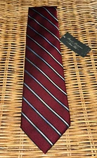 NWT's Daniel Cremieux Limited Edition Seven Fold Tie Red Multicolor $125