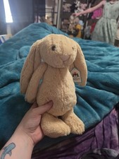 Jellycat Medium Bashful Honey Bunny BNWT ON EAR ***SUPER RARE & HTF***