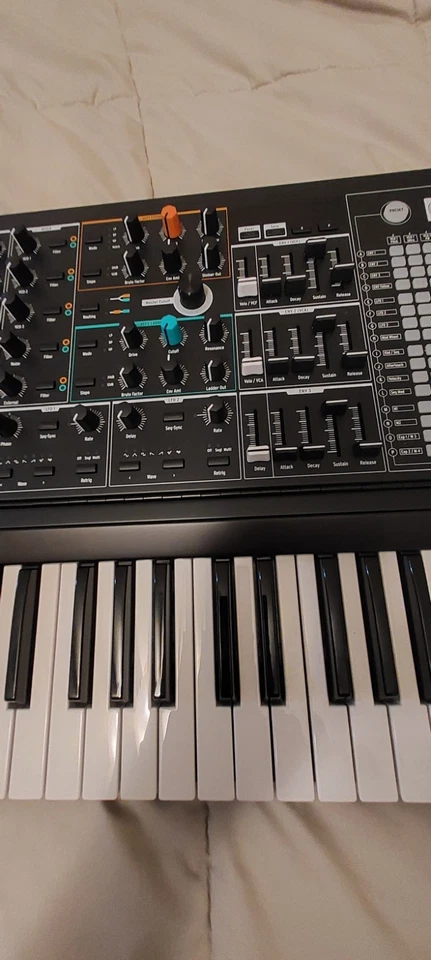 Arturia MatrixBrute Noir 49-Key Black Edition Analog Synthesizer - Image 4 of 4