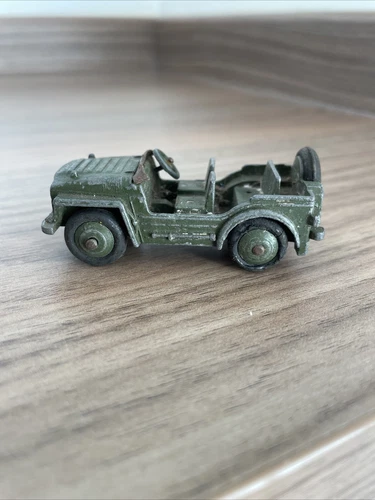 DINKY TOYS 674. AUSTIN CHAMP ARMY JEEP. VINTAGE