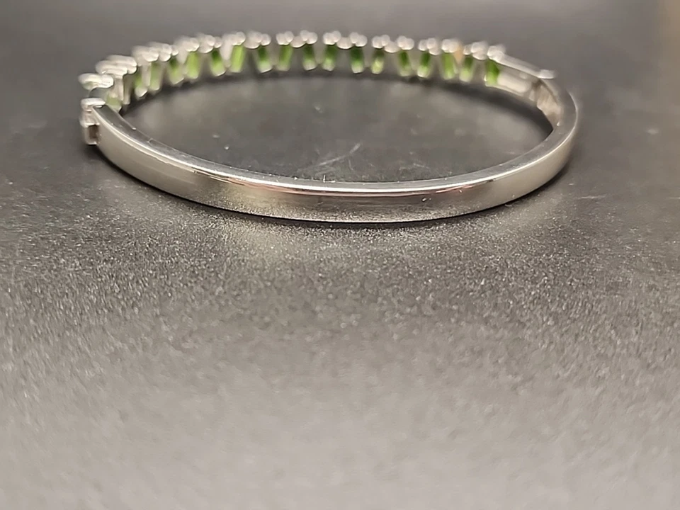 Brazalete Brazalete con Bisagras Plata Placa Esmeralda Verde y Rodio 7.25" JTV ROH011-725 Foto 4 de 4