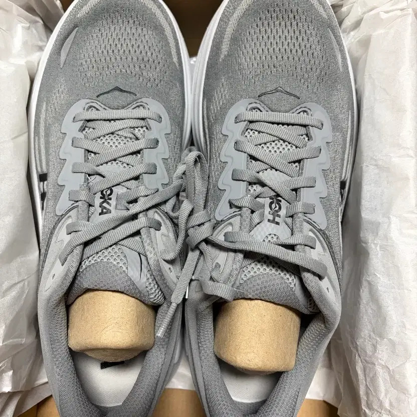 Hoka One One Bondi 9 Wide Running Shoes, Size 285 thumbnail 7