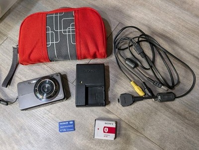 SONY Cyber-shot DSC-W300 13.6MP Digital Camera HD 1080p + Case Memory Charger