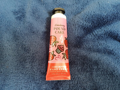 Bath & Body Works STRAWBERRY POUND CAKE Hand Cream Shea Butter 1 oz.