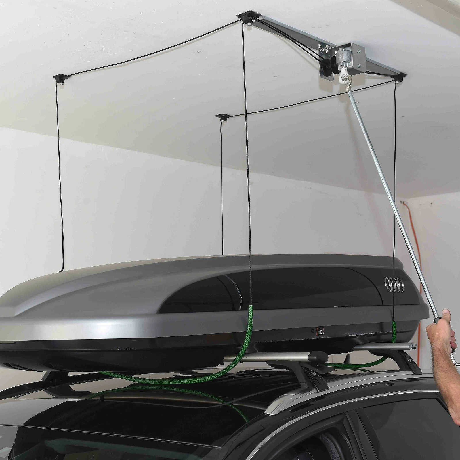 Dachbox am BOXLIFT in Hubposition