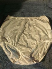 Vintage Shadow line White 100 Nylon Brief Panties Size 6 Silky Soft
