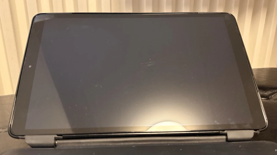 Samsung Tab A mit Tastaturhülle - Bild 3 von 4