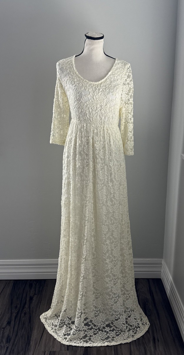 velvet ivory dress Unique Vintage Plus Size Ivory Peacock Embossed Velvet Flutter Sleeve