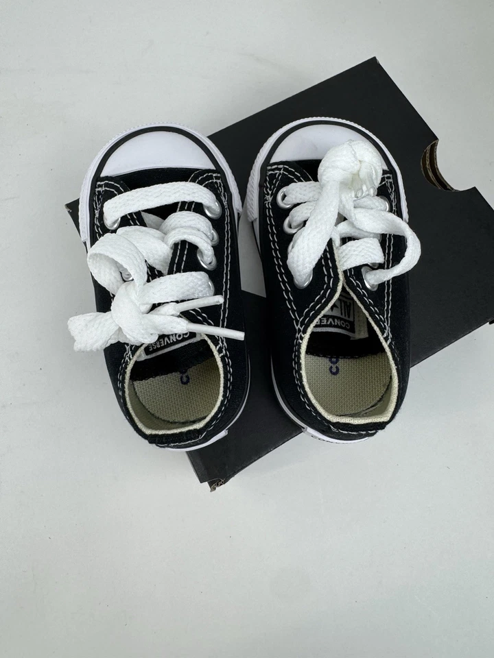 Zapatilla deportiva Converse Chuck Taylor All Star Low Top talla 2 negra 7J235 bebé infantil NUEVA Foto 2 de 4