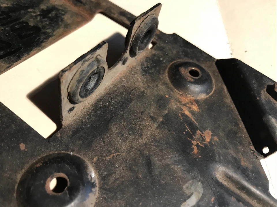 1237800014 SUPORTE PARA TETO SOLAR W123 200 230 240D 280E 300D 250 220D 200D SEDÃ USADO - Imagem 3 de 3