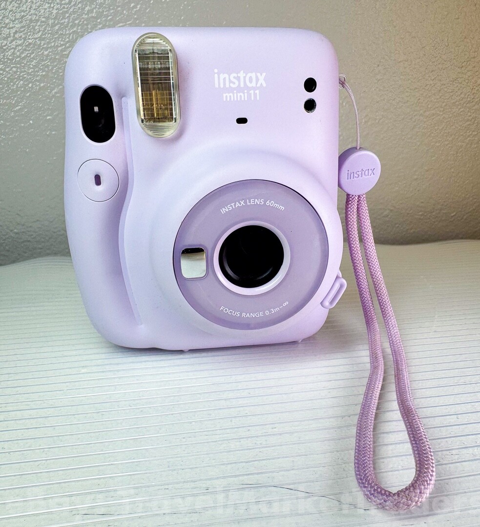 Fujifilm Instax Mini 11 Instant Camera in Lilac Purple – Compact & Fun-image
