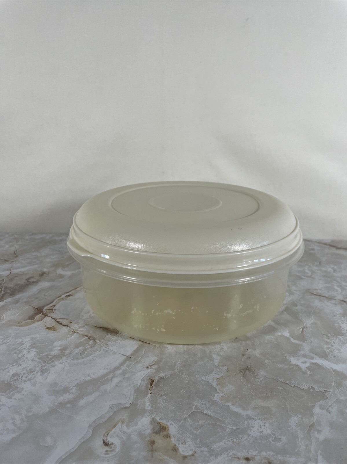 Rubbermaid Servin Saver #4 Container 2.4 Qt 10 Cup Lid 0435 Vintage Round