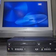 Magnavox DV220MW9 VCR DVD Combo Player  READ  