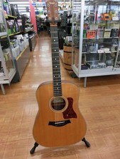 TAYLOR 310 Acoustic Guitar-01