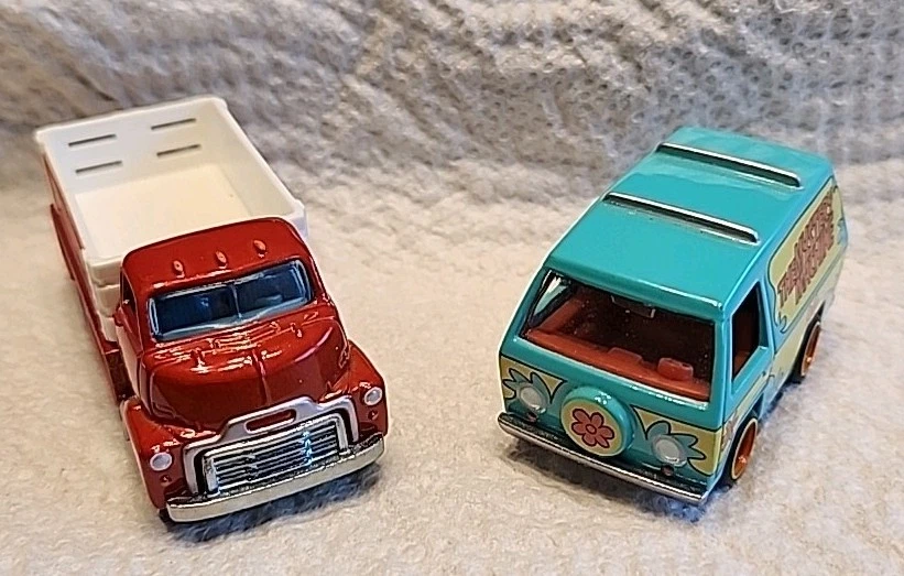 Lot Hot Wheels Car Culture Real Riders  Scooby Doo Mystery Machine Mounds 51 GMC - Image 2 of 3