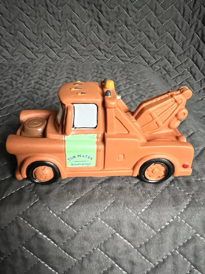 Disney Pixar Cars TOW MATER Camión + SARGE Ejército Jeep Baño Amigos Piscina de Agua Juguete Foto 4 de 4
