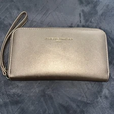 Adrienne Vittadini  Charging Wallet Wristlet Rose Gold Glam