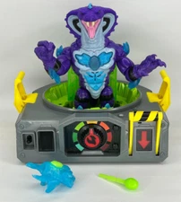 Beast Lab Glow-in-the-Dark Reptile Beast Creator 80+ Lights Sounds Base & Figure