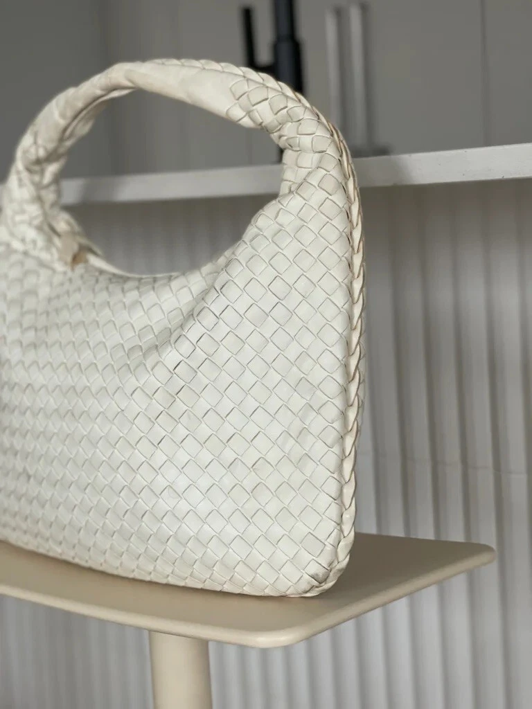 bottega veneta intrecciato shoulder bag