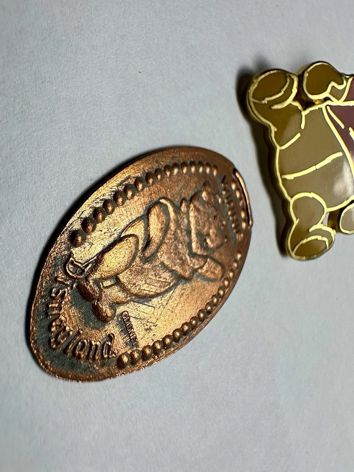 Winnie Pooh Moneda de Centavo Alargada Gorra de Abeja Prendedor Pooh Disneyland De Colección Foto 3 de 4