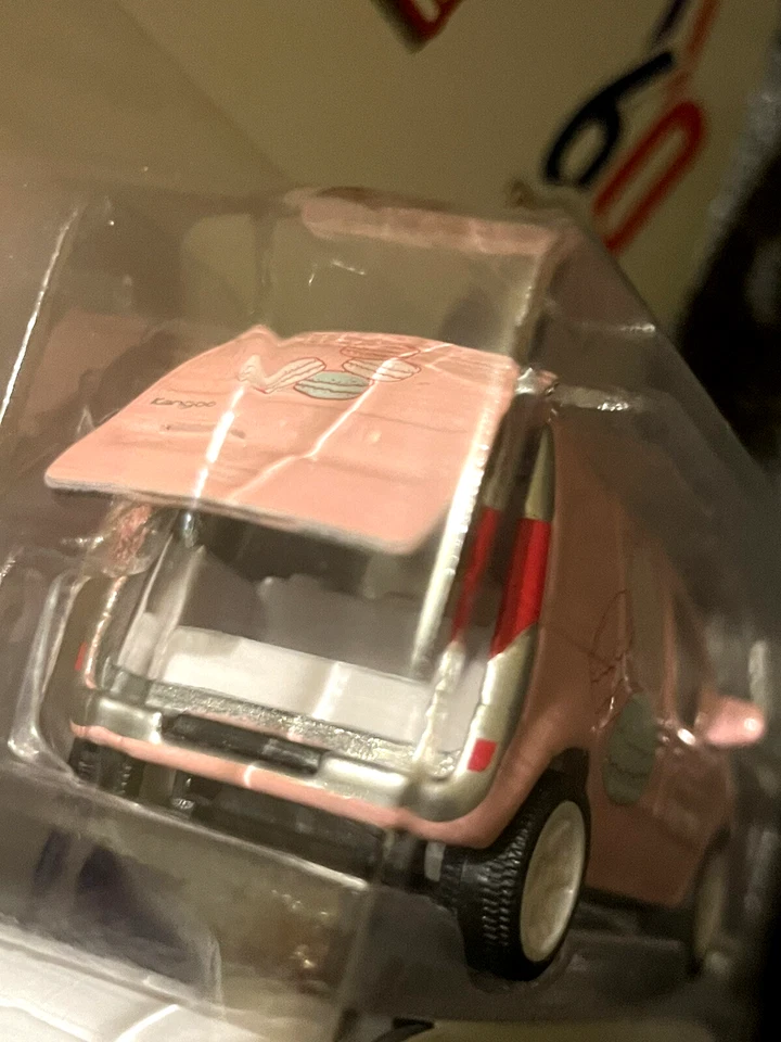 Modellino Majorette Renault Kangoo Macaron Paris French Touch Deluxe Cars 1/64 - Immagine 3 di 4