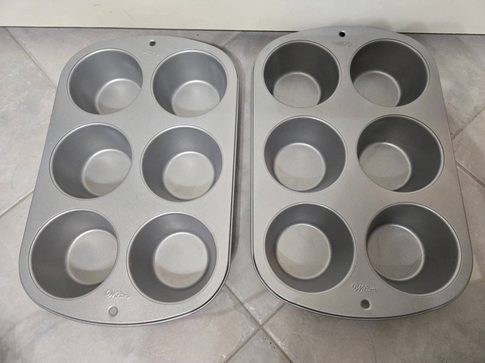 2 Extra Large Wilton 6 cup Cupcake/ Muffin Pans
Opens in a new window or tab