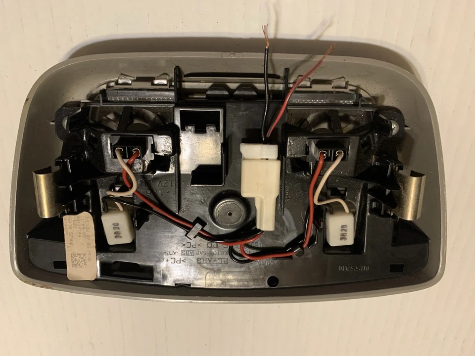 Nissan Xterra Frontier 2002-2004 domo delantero luz mapa gris claro Foto 4 de 4