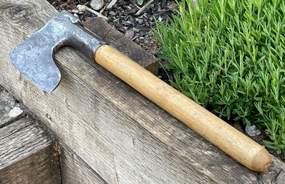 Vintage antike bärtige 3 Pfund Seitenaxt Holzhacker altes Werkzeug