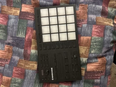 Native Instruments Maschine Mikro MK3 Drum Controller
