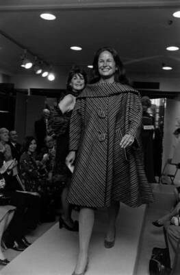 Actress Colleen Dewhurst models an archival Trig�re ensemble The - Old Photo