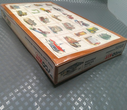 Vintage 1980 Tyco HO Scale Exxon Gas Station Plastic 56pcs Model Kit NEW SEALED - Picture 11 of 12
