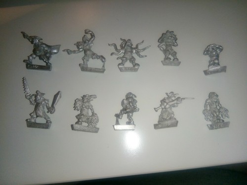 Neomics x10 Goblin Fantasy Football Miniature - Picture 1 of 2