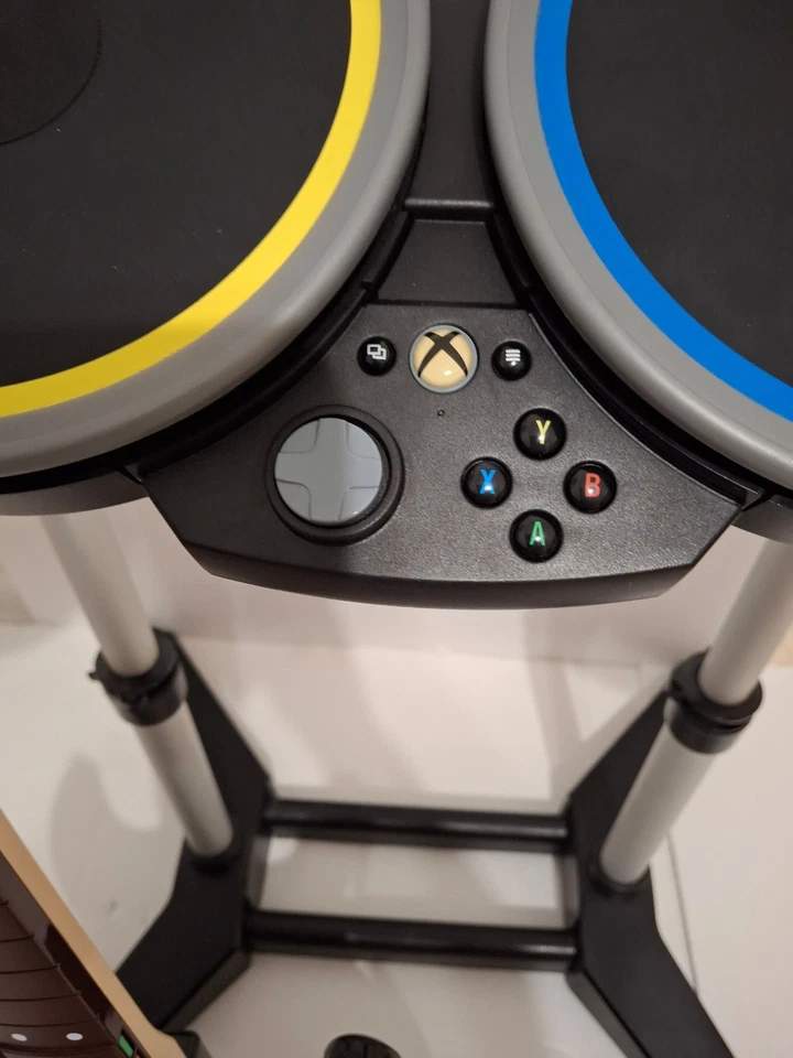 Комплект из 4 барабанов Xbox One Rock Band + палочки, гитара, микрофон, игра - протестирован - Изображение 3 из 4