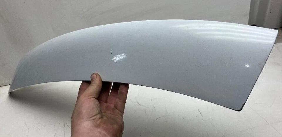 Pilar trasero derecho Chevy Trailblazer 2002-2009 p/n 824807085 original OEM Foto 4 de 4