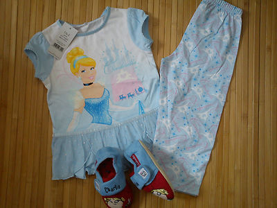 NEU CLARKS HAUSSCHUHE LOLA PRINZESSIN ASCHENPUTTEL BABY BABY MÄDCHEN PYJAMA 18/24 MONATE 
